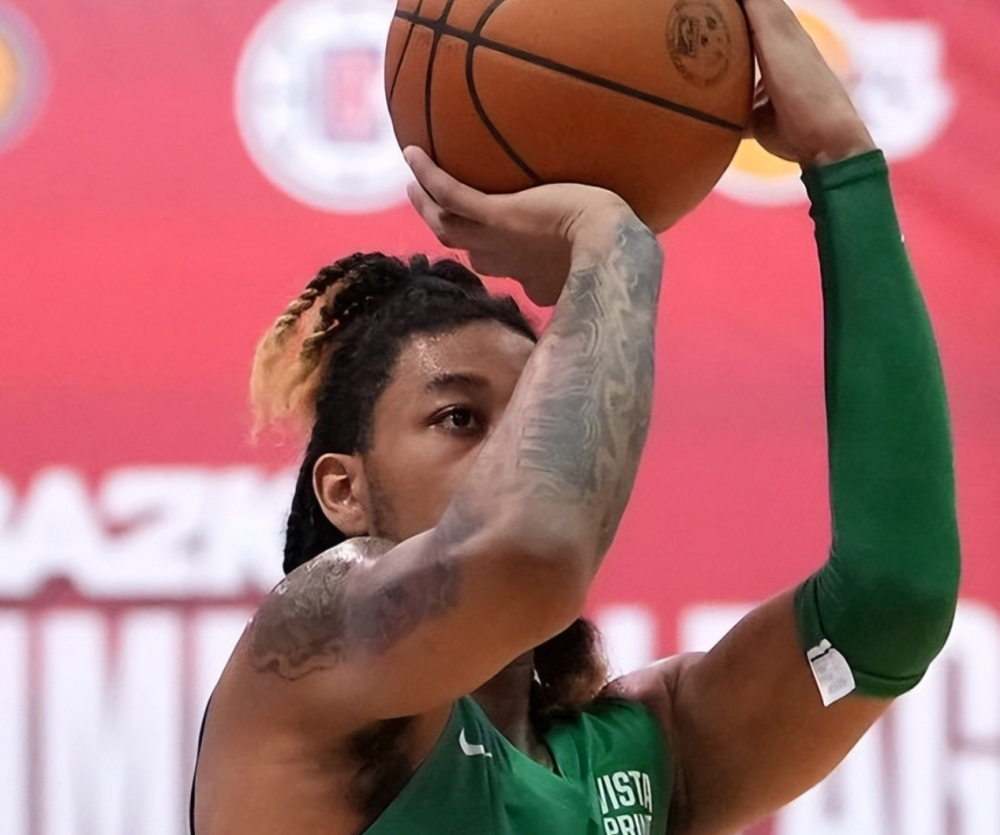 尼斯中场表现优异,球队战术连连取胜的简单介绍 尼斯中场表现优异,球队战术连连取胜的简单介绍