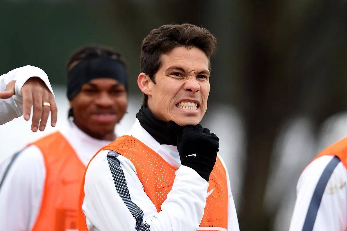 澳洲球队教练试图鼓舞队员士气,备战下轮对手 澳洲球队教练试图鼓舞队员士气,备战下轮对手