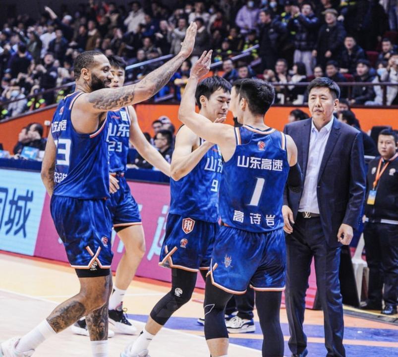 开云体育中国官网-山东队战胜江苏，取得重要胜利保住季后赛资格