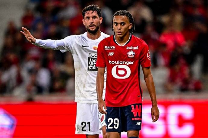 包含昂热攻防兼备,稳坐积分榜前列的词条 包含昂热攻防兼备,稳坐积分榜前列的词条