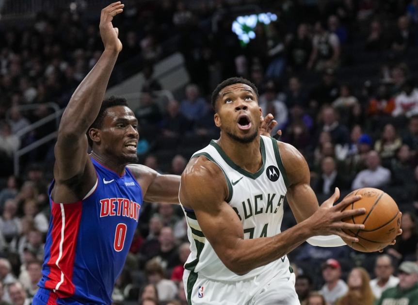 雄鹿队再次夺胜,取得两场连胜 雄鹿队再次夺胜,取得两场连胜