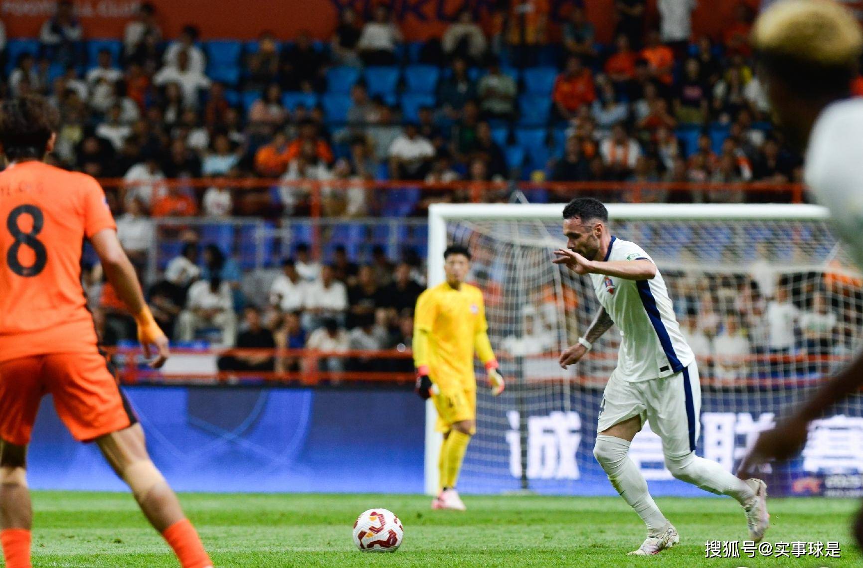 开云体育亚洲官网-广州恒大迎战上海申花，双雄对决