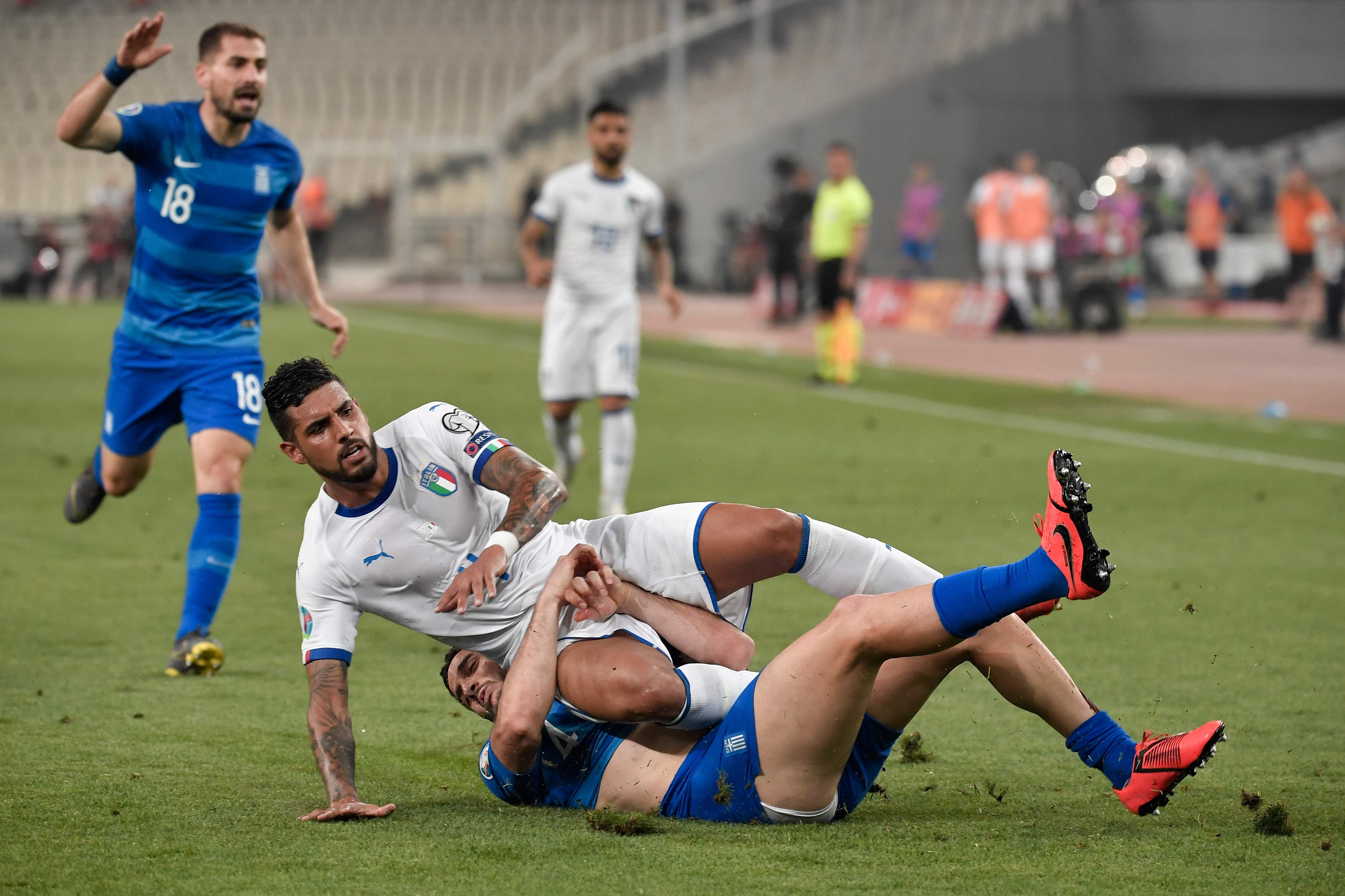 开云体育官网-意大利足球锦标赛中的精彩瞬间