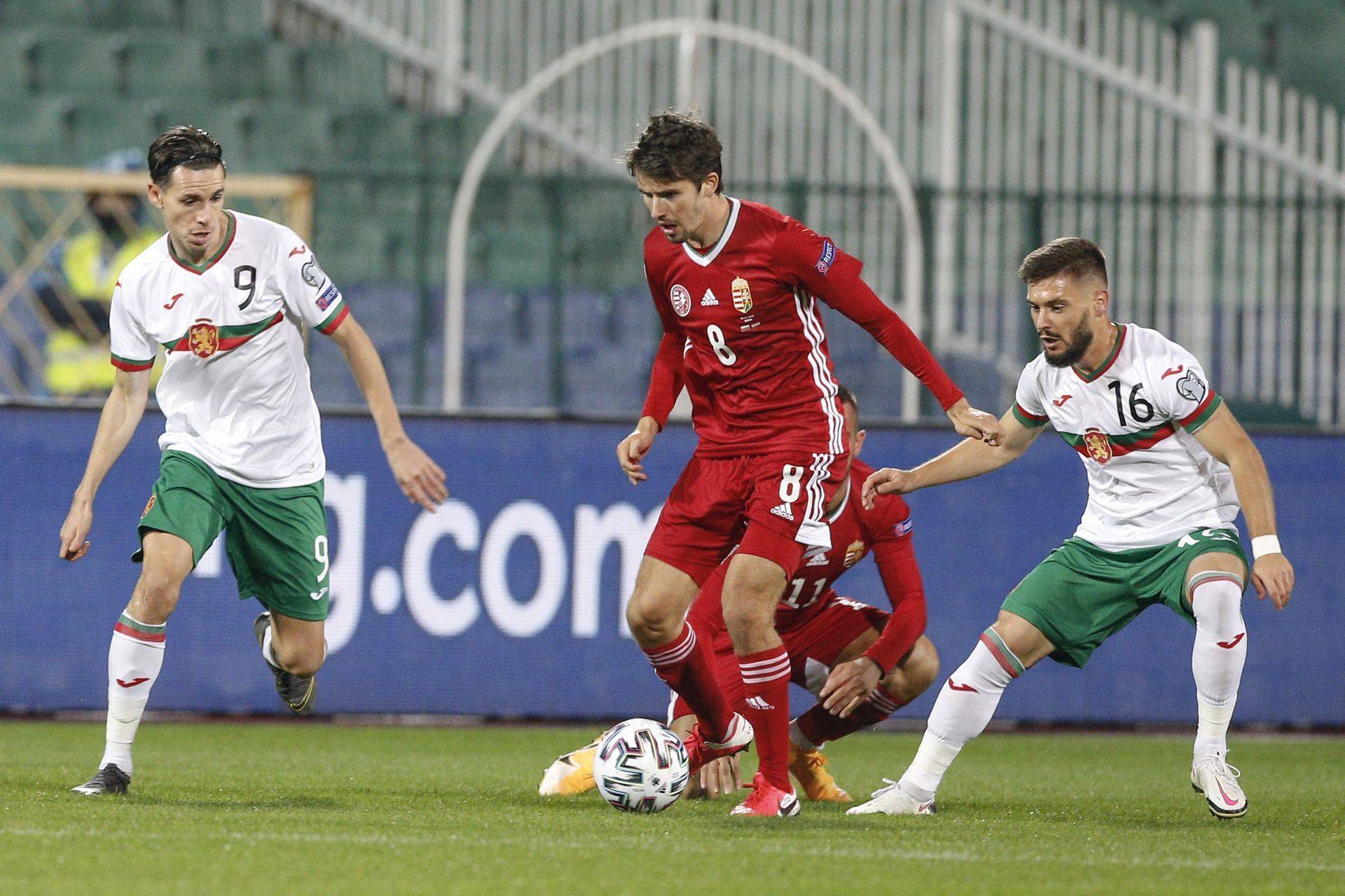 关于意大利队小胜保加利亚，提前锁定小组第一的信息