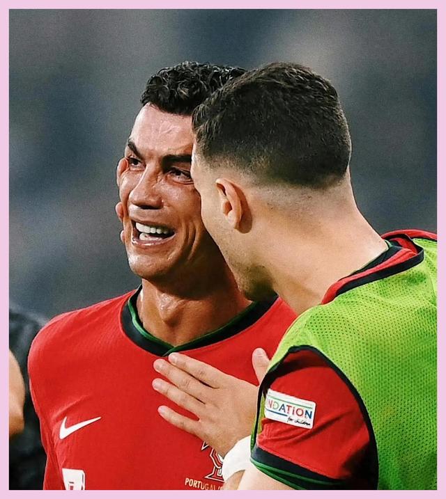 冠军之战即将打响，激烈交锋场面令人热血沸腾