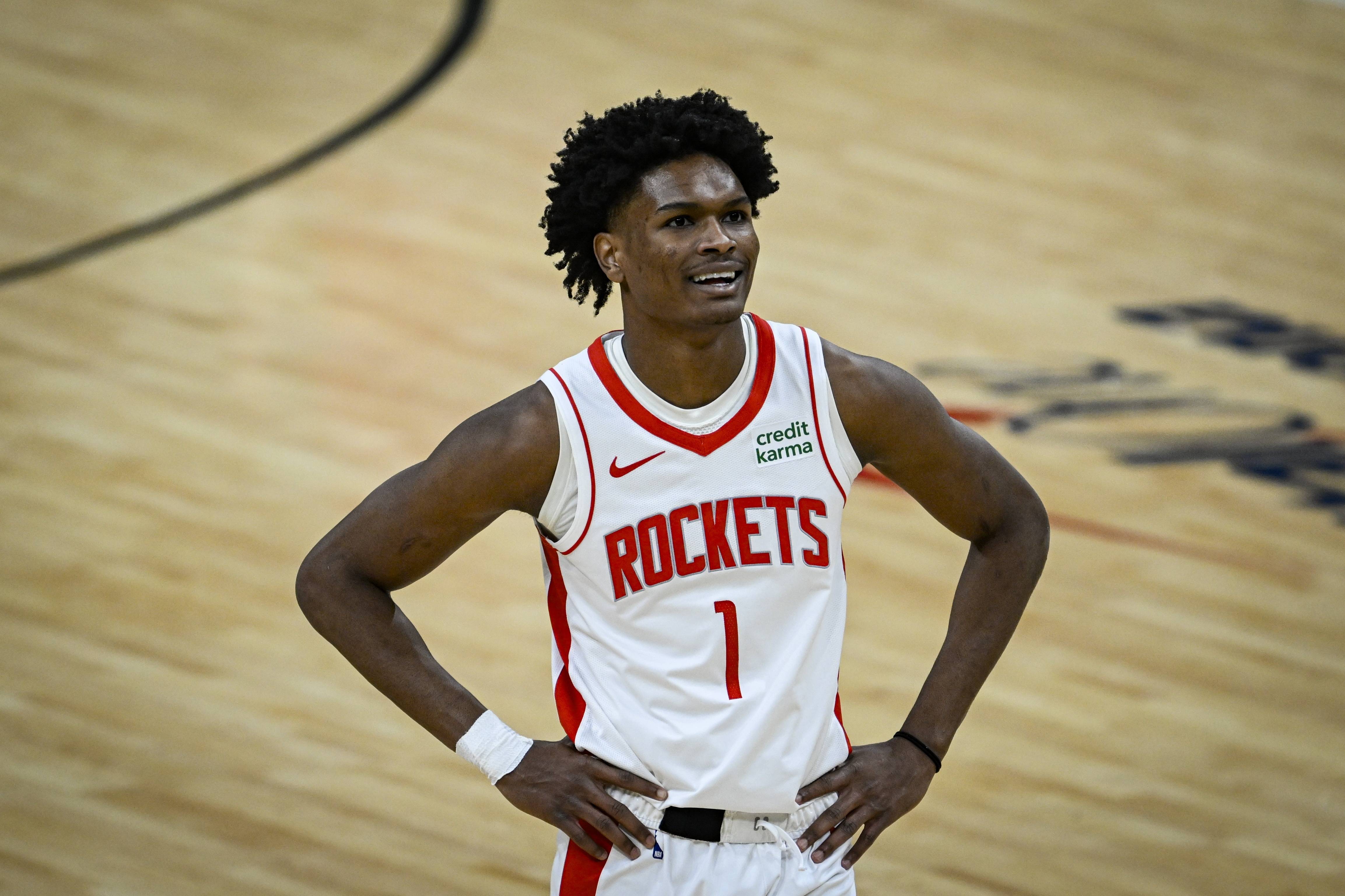 热火队球员宣布签约代言品牌，为球队建立更多关系和机会的简单介绍