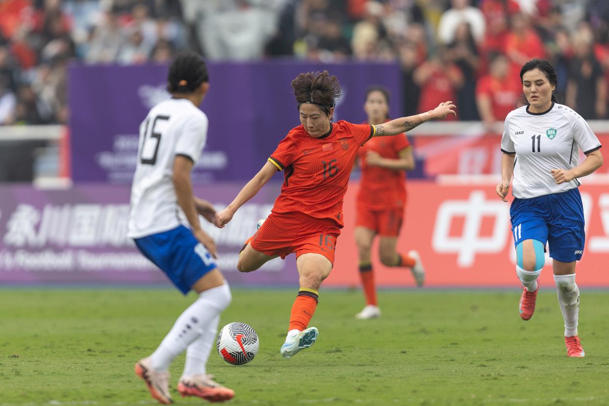 开云体育-女足全球锦标赛闭幕，球员共同欢庆的简单介绍