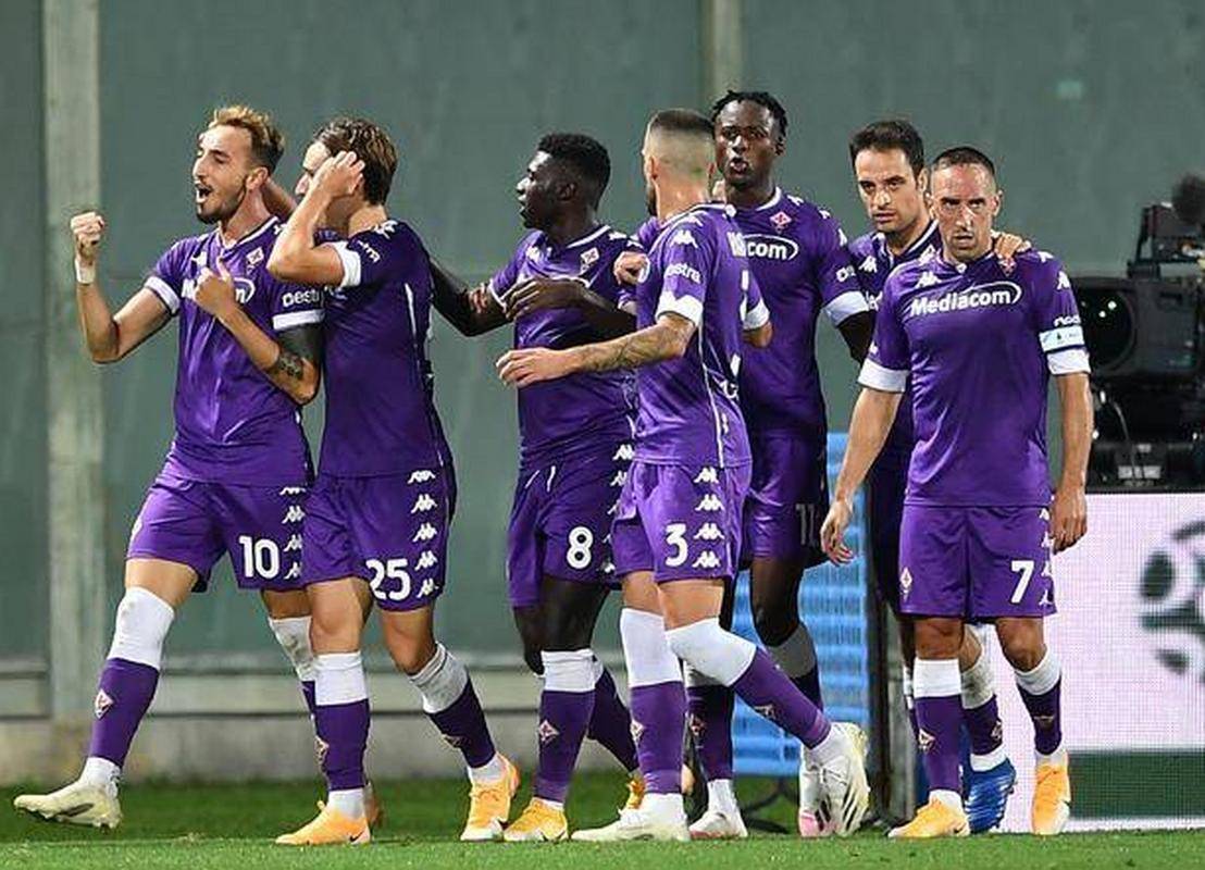 开云体育在线-卡利亚里主场憾平佛罗伦萨，保持中游位置