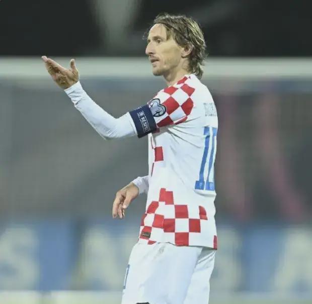 包含莫德里奇进球建功,带领皇家马德里一路领先的词条 包含莫德里奇进球建功,带领皇家马德里一路领先的词条