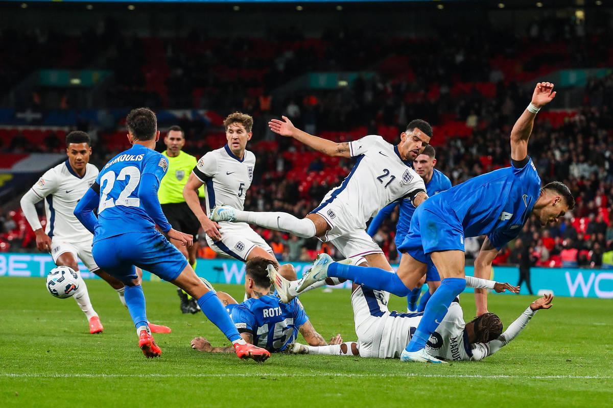 开云体育入口-激情四射的足球比赛，赛场燃情火热势不可挡的简单介绍