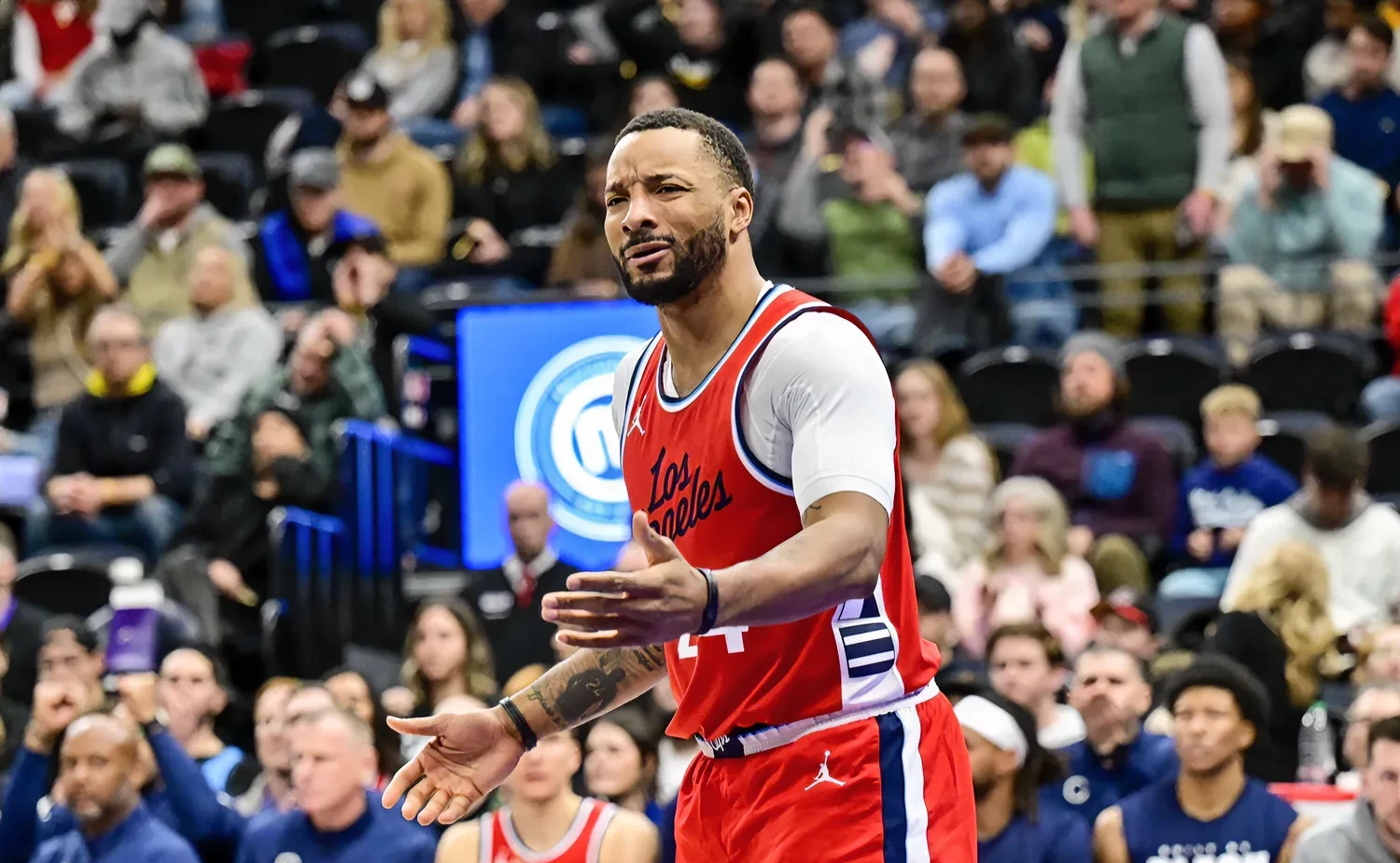 开云体育入口-关于快船取胜太阳，士气高昂备战下一场比赛的信息