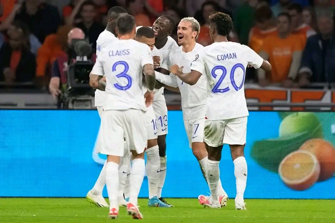 包含法国队客场大胜，晋级前景看涨的词条