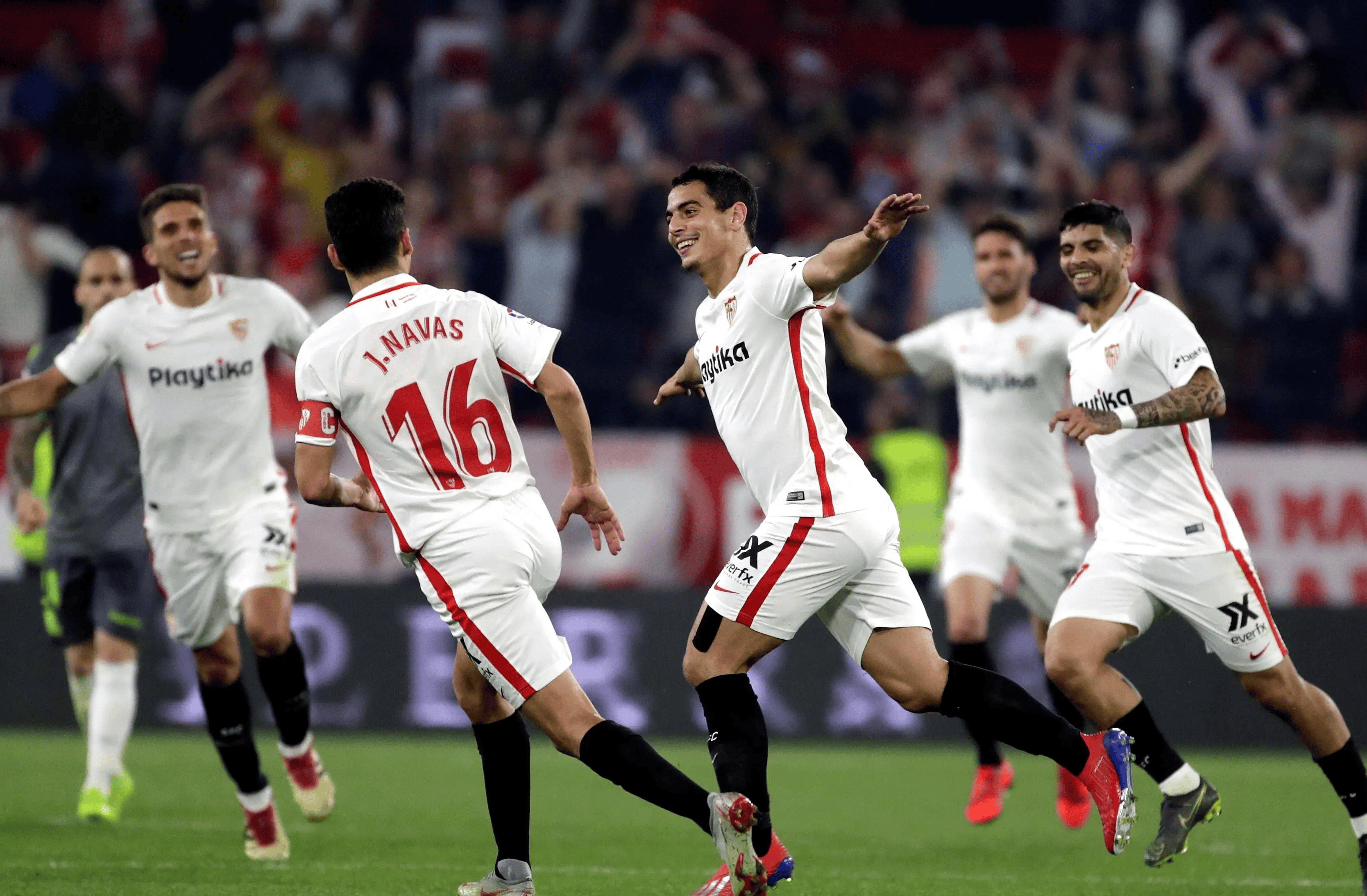 奥萨苏纳球员在比赛中展现出色实力 奥萨苏纳球员在比赛中展现出色实力