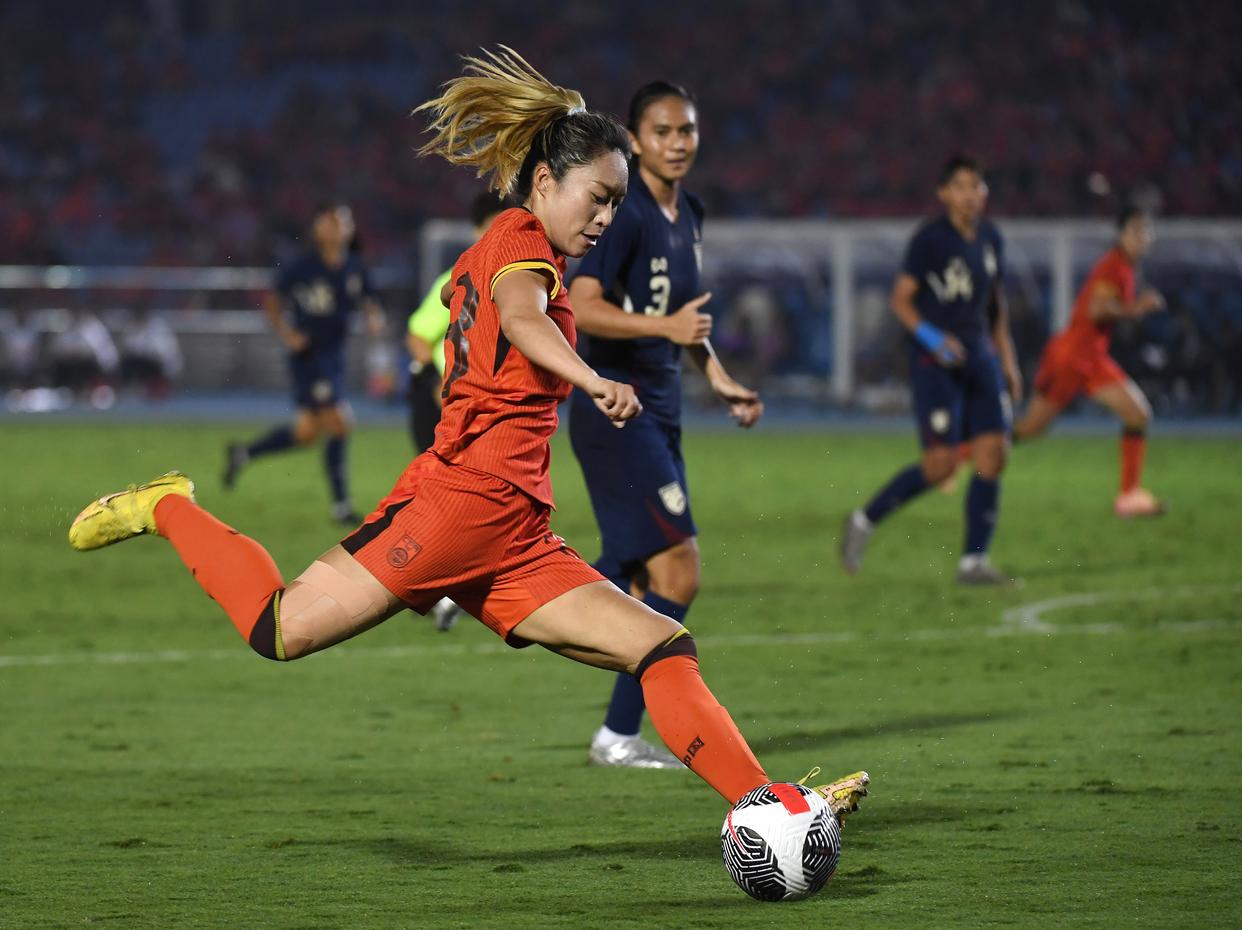 国际足球赛场上中国女队表现出众 国际足球赛场上中国女队表现出众