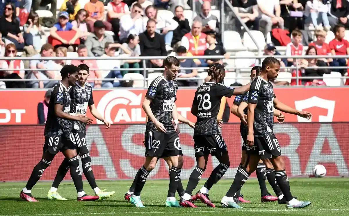 包含诺里奇主场不敌对手,英超梦想渺茫的词条 包含诺里奇主场不敌对手,英超梦想渺茫的词条