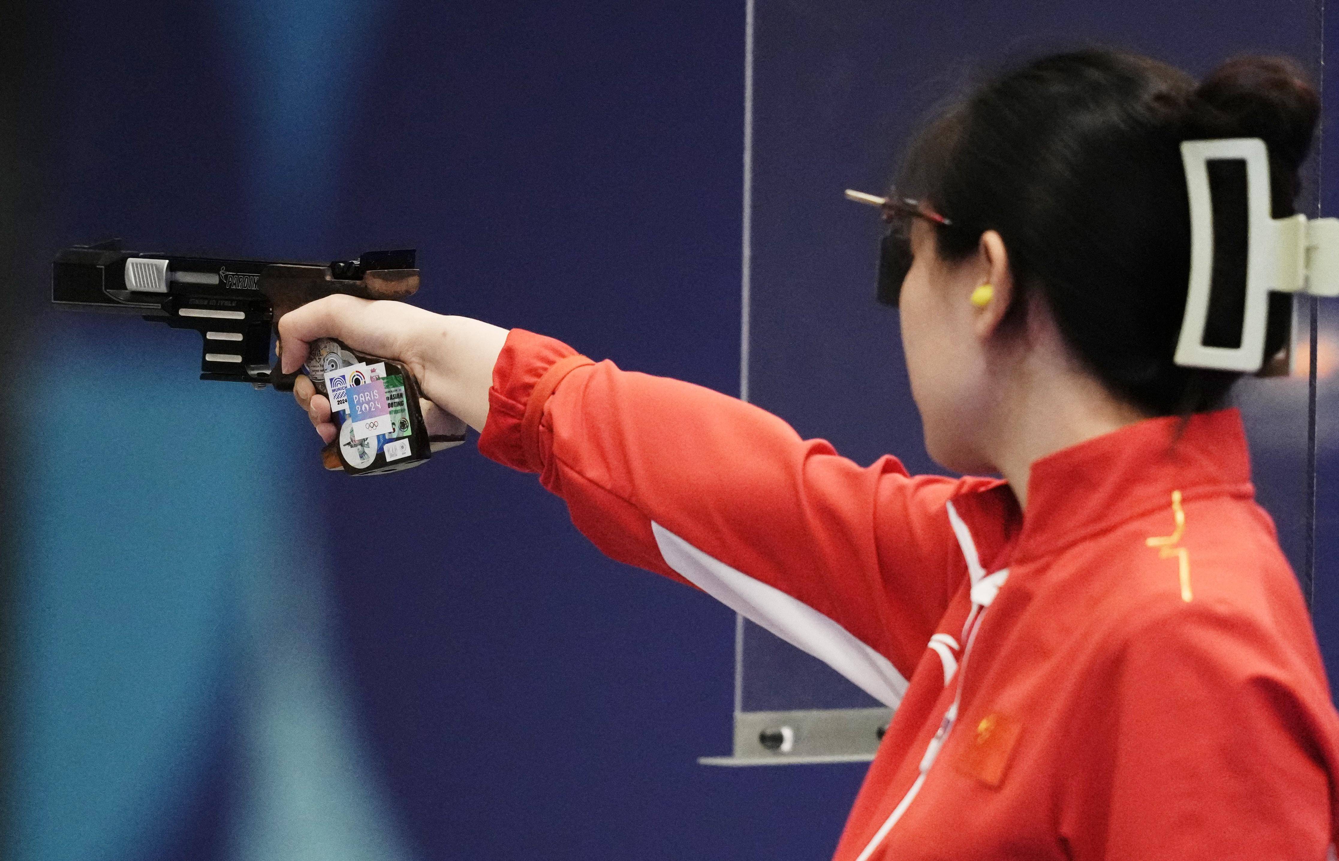 开云体育-射击比赛中，捷克选手发挥出色夺冠