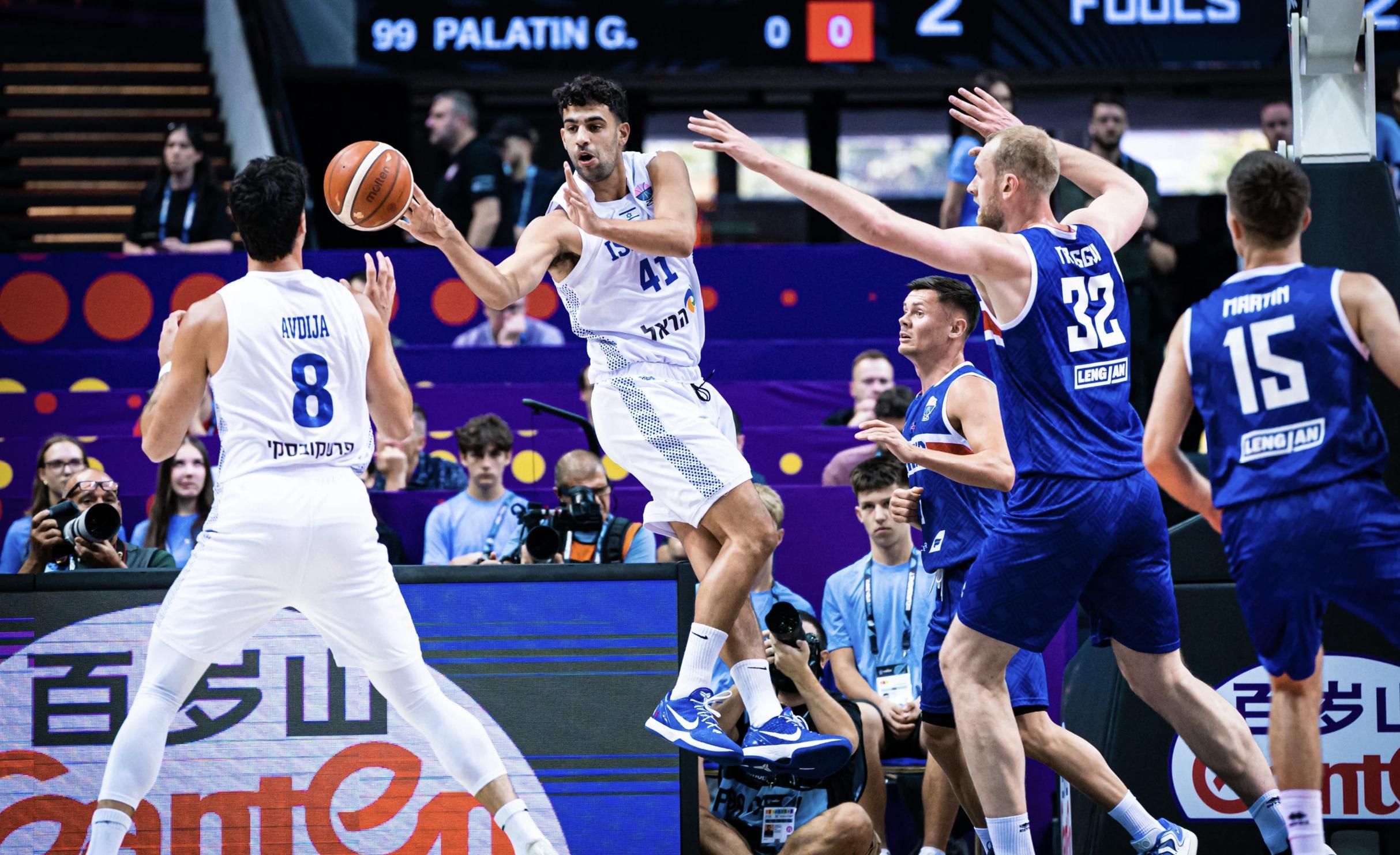 关于比拼到底,赛场上的争夺激情四射的信息 关于比拼到底,赛场上的争夺激情四射的信息